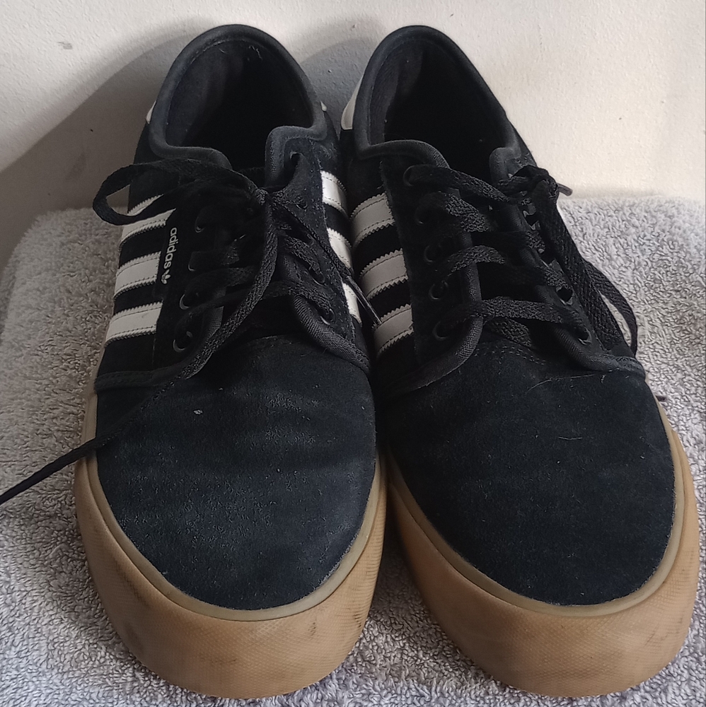 Men's adidas Originals Seeley Casual Shoes Black/White/Gum Men's Sizes